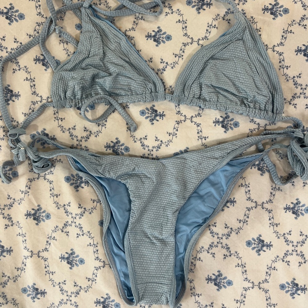 Frankie’s Bikinis Blue Textured Bikini Set – Size Small
